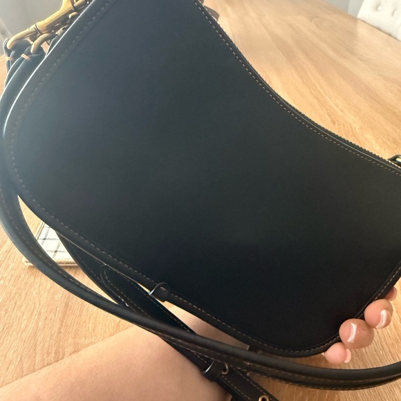 ONE DAY SALE ONLY The Coach Originals Swinger Leather Shoulder Bag - Picture 4 of 7